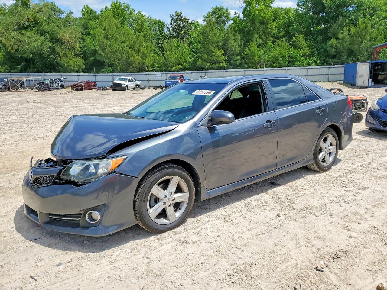 2014 TOYOTA CAMRY