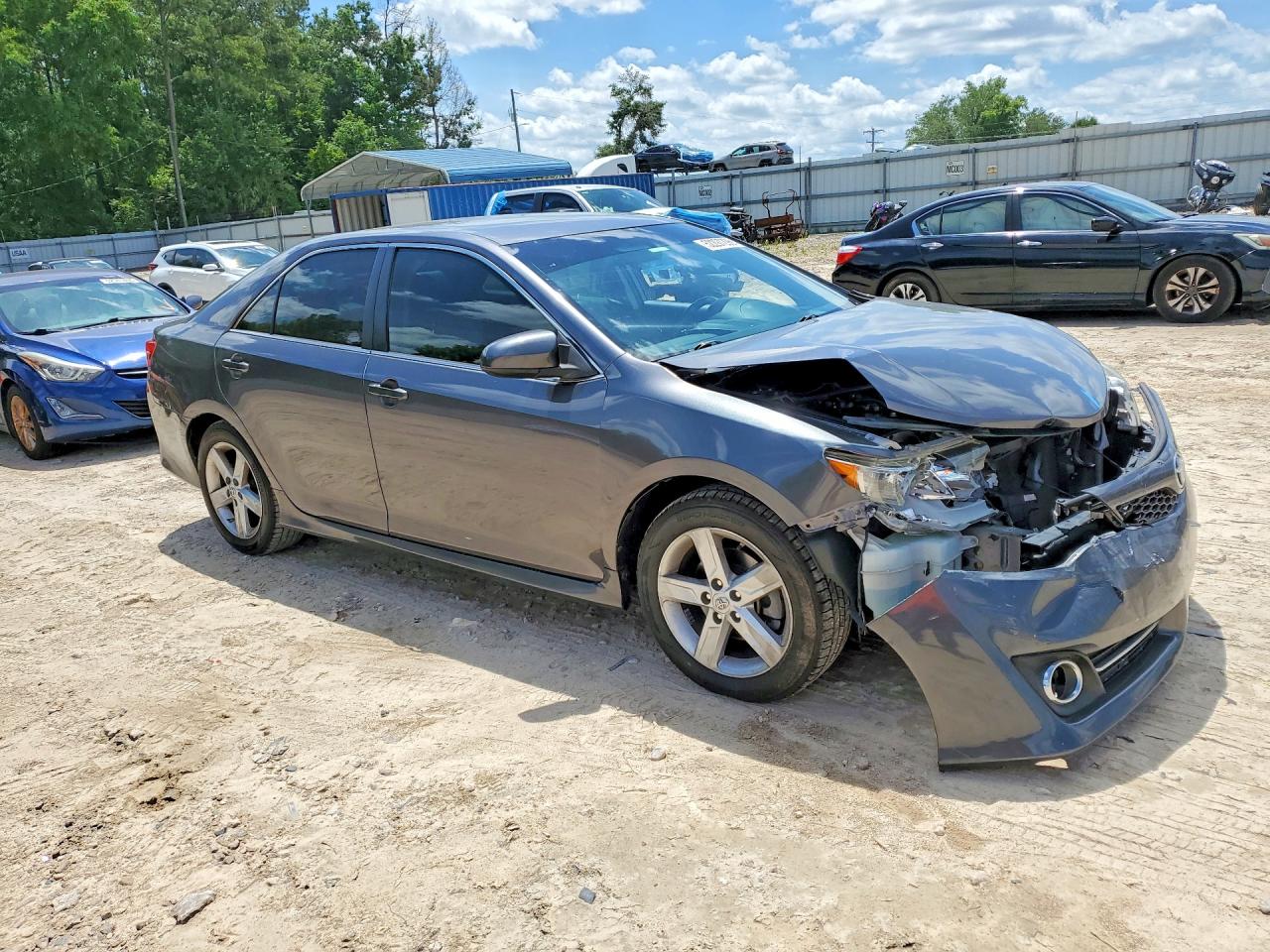 2014 TOYOTA CAMRY