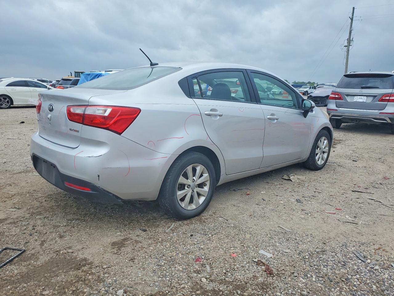 2013 KIA RIO