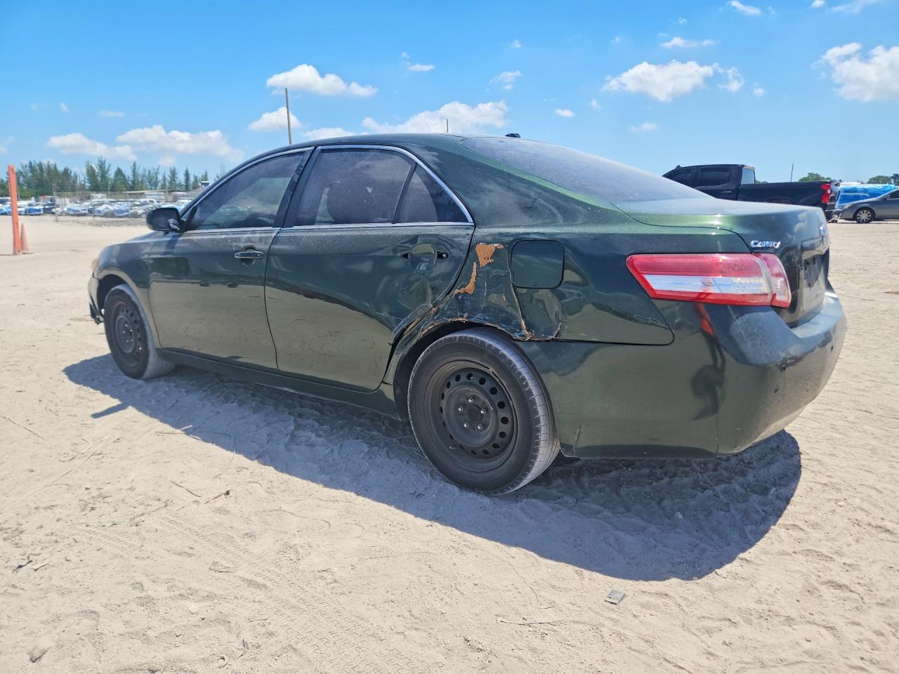2011 TOYOTA CAMRY