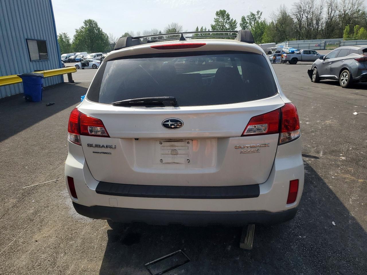 2013 SUBARU OUTBACK