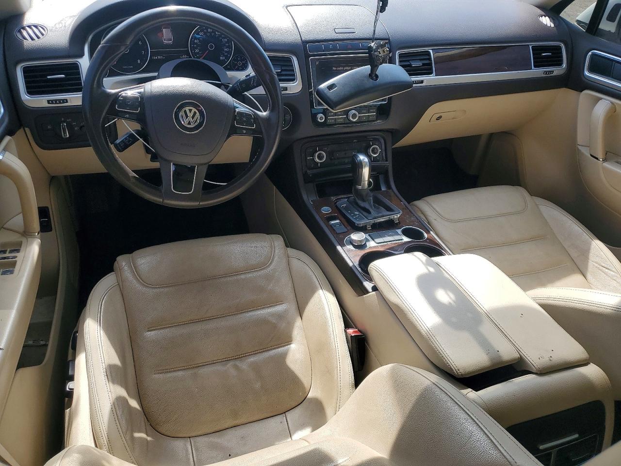 2015 VOLKSWAGEN TOUAREG