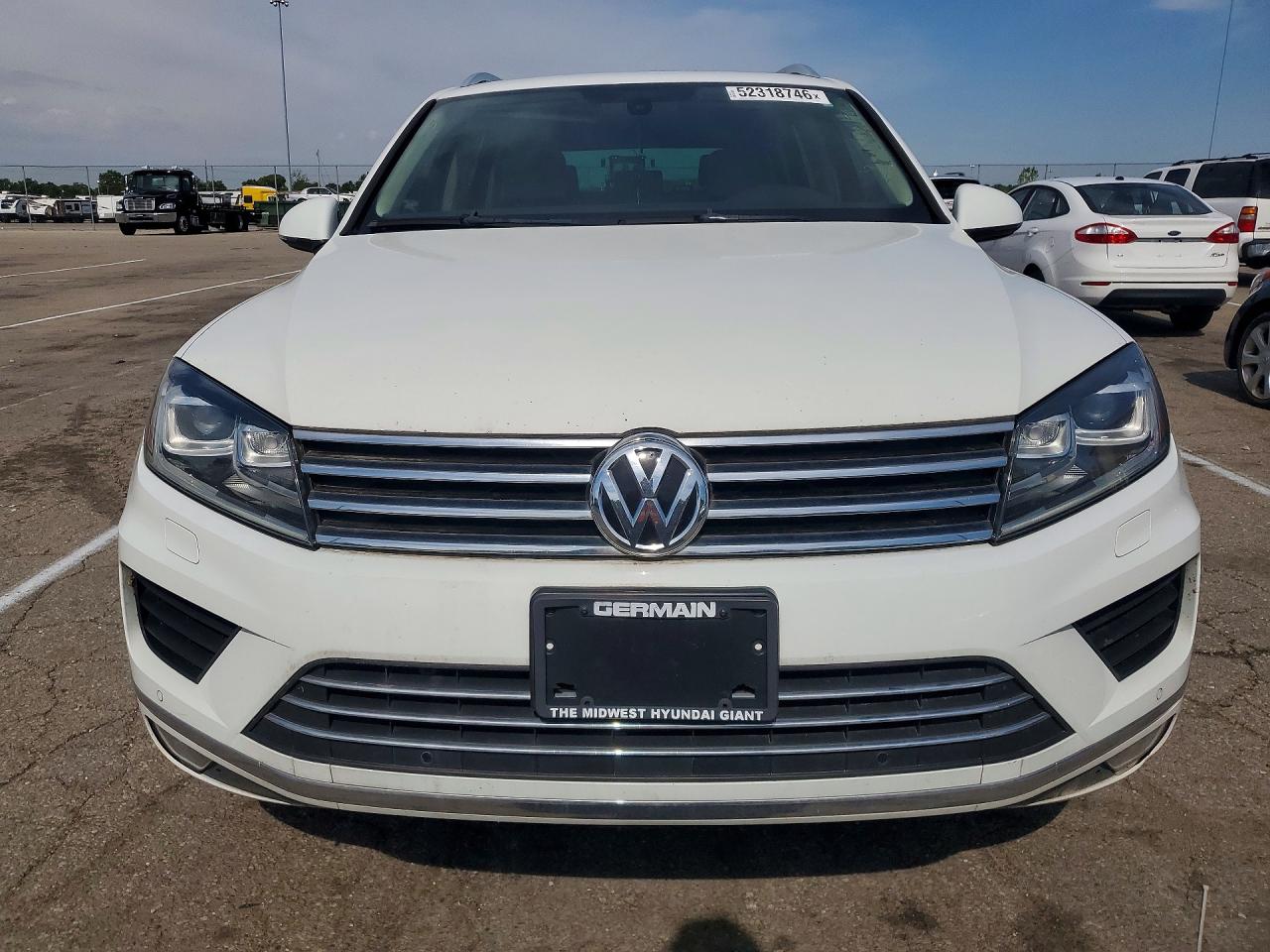 2015 VOLKSWAGEN TOUAREG