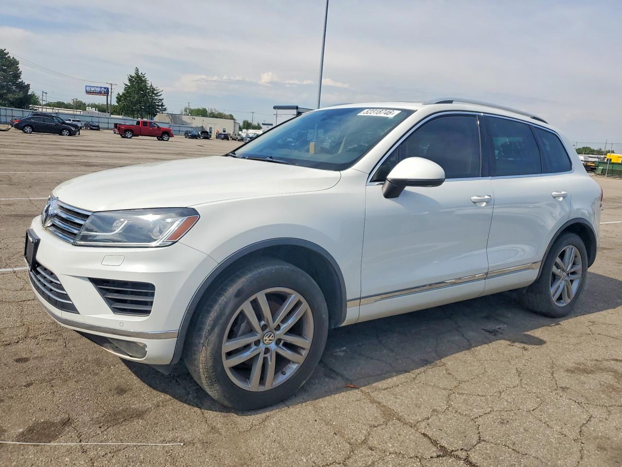 2015 VOLKSWAGEN TOUAREG