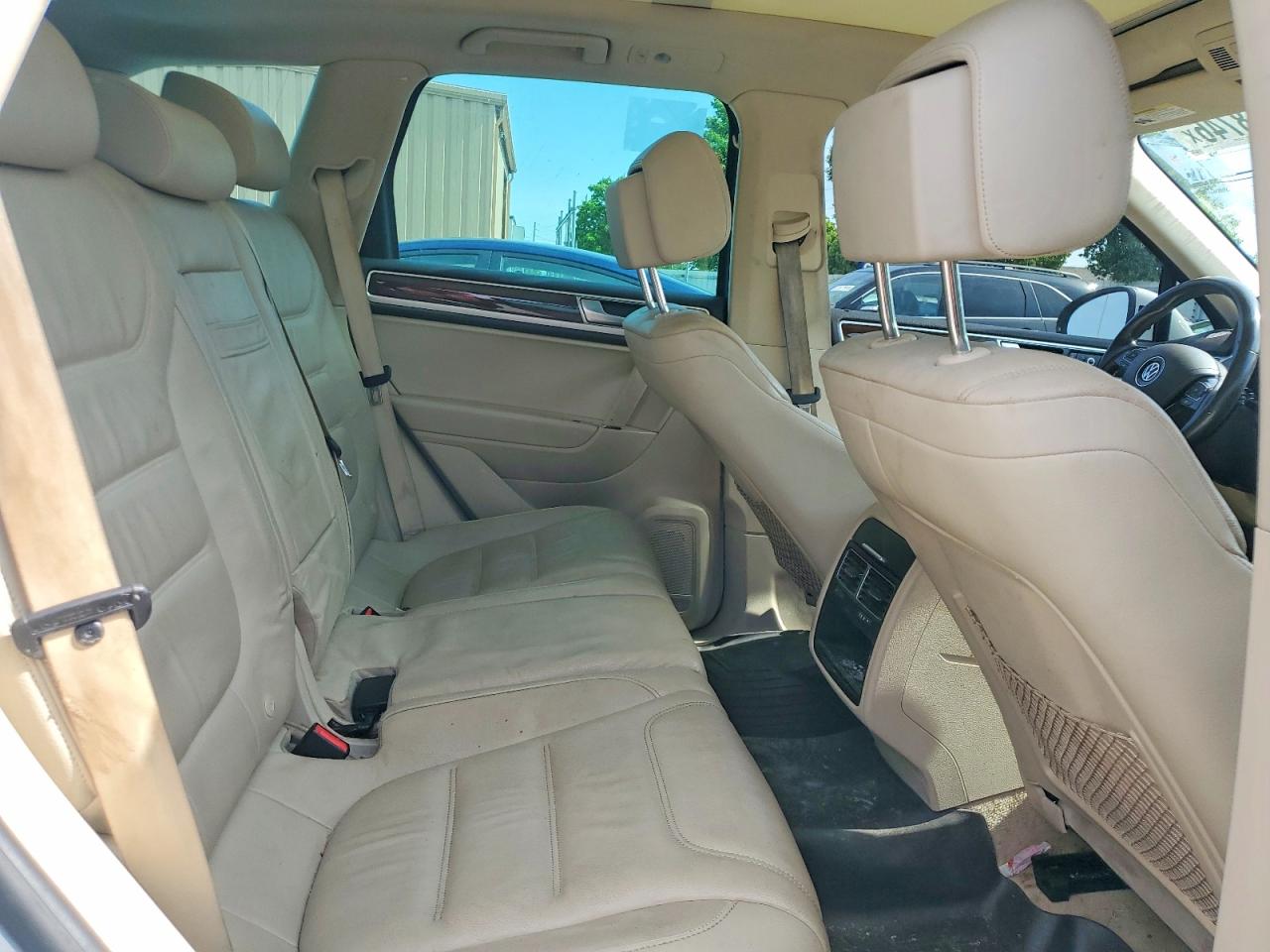 2015 VOLKSWAGEN TOUAREG