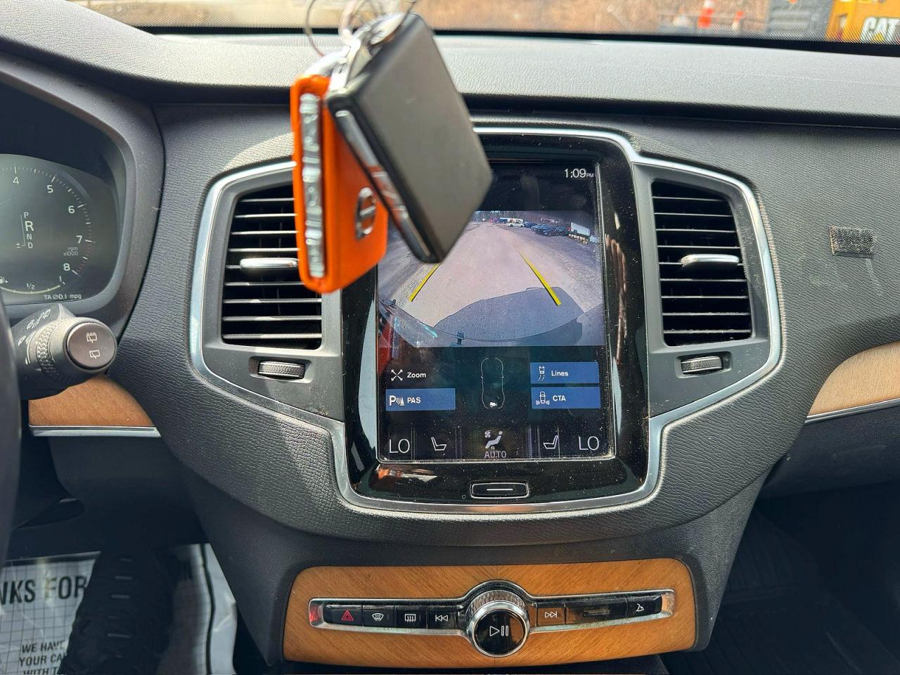 2022 VOLVO XC90