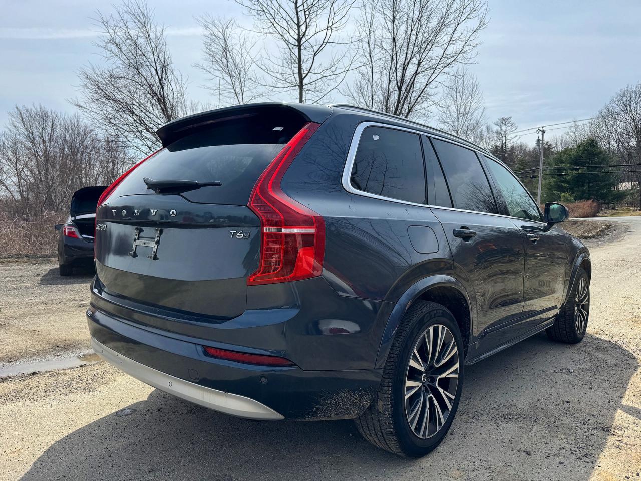 2022 VOLVO XC90