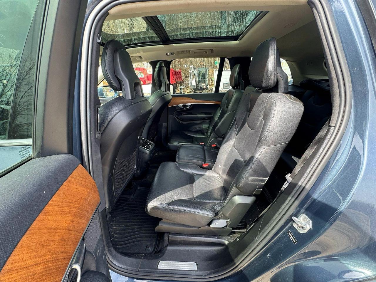 2022 VOLVO XC90