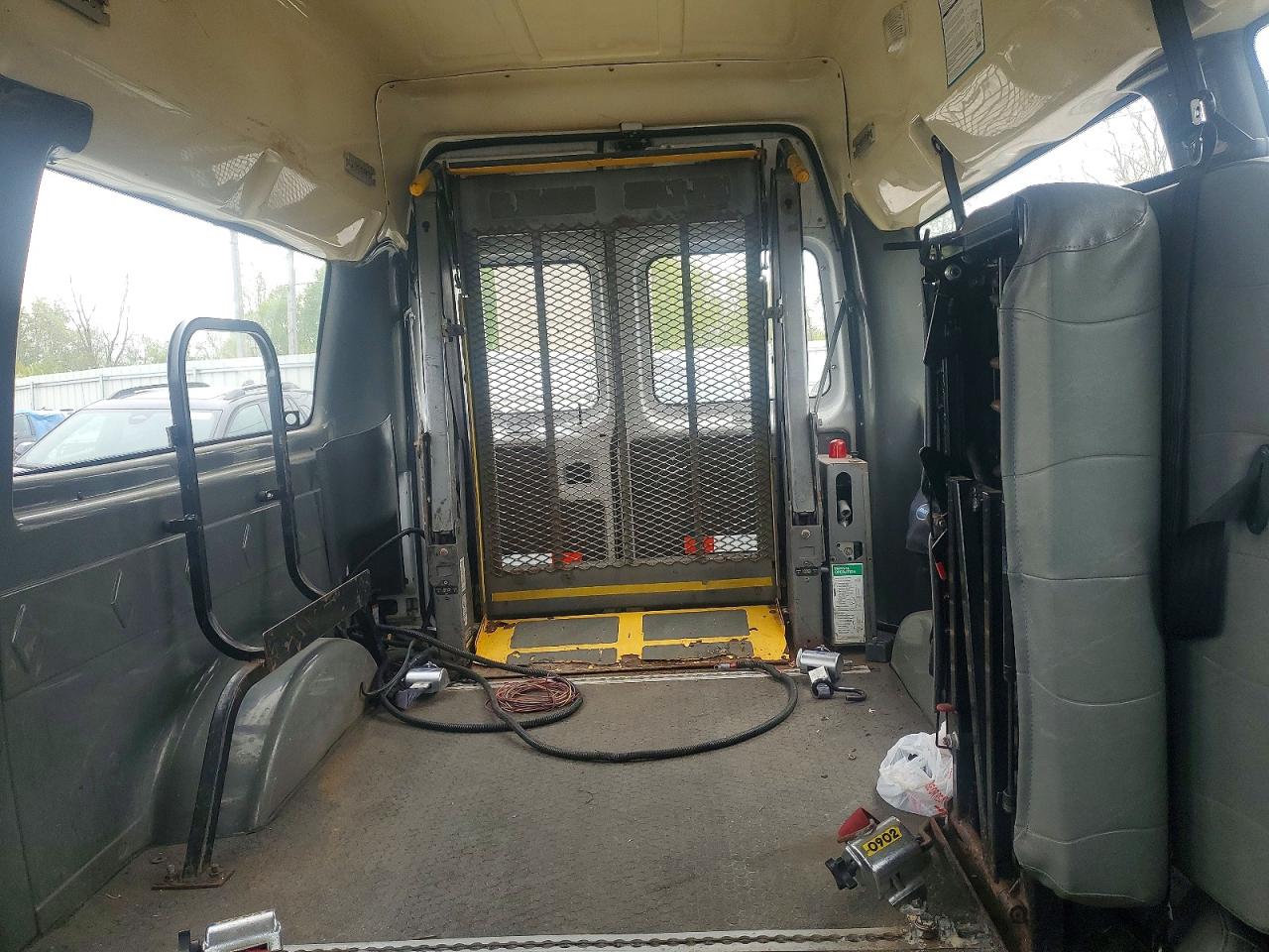 2009 FORD ECONOLINE
