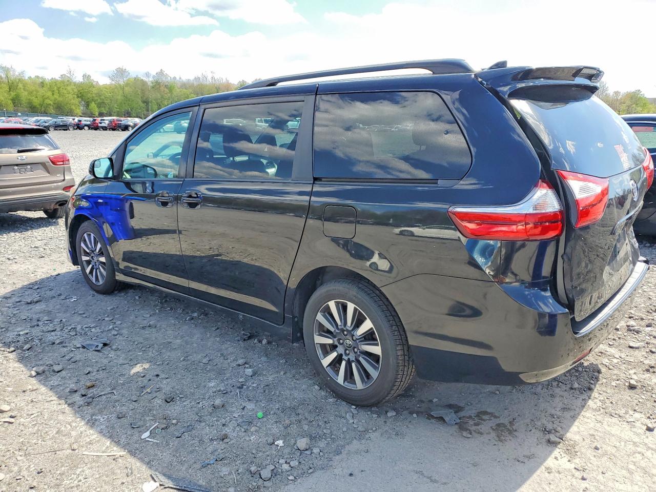 2018 TOYOTA SIENNA