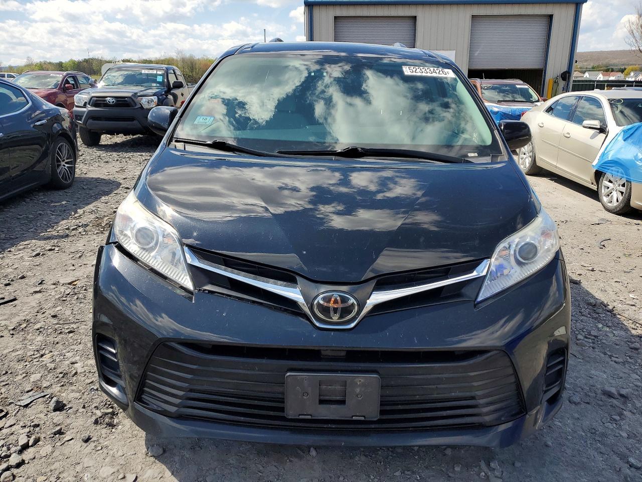 2018 TOYOTA SIENNA
