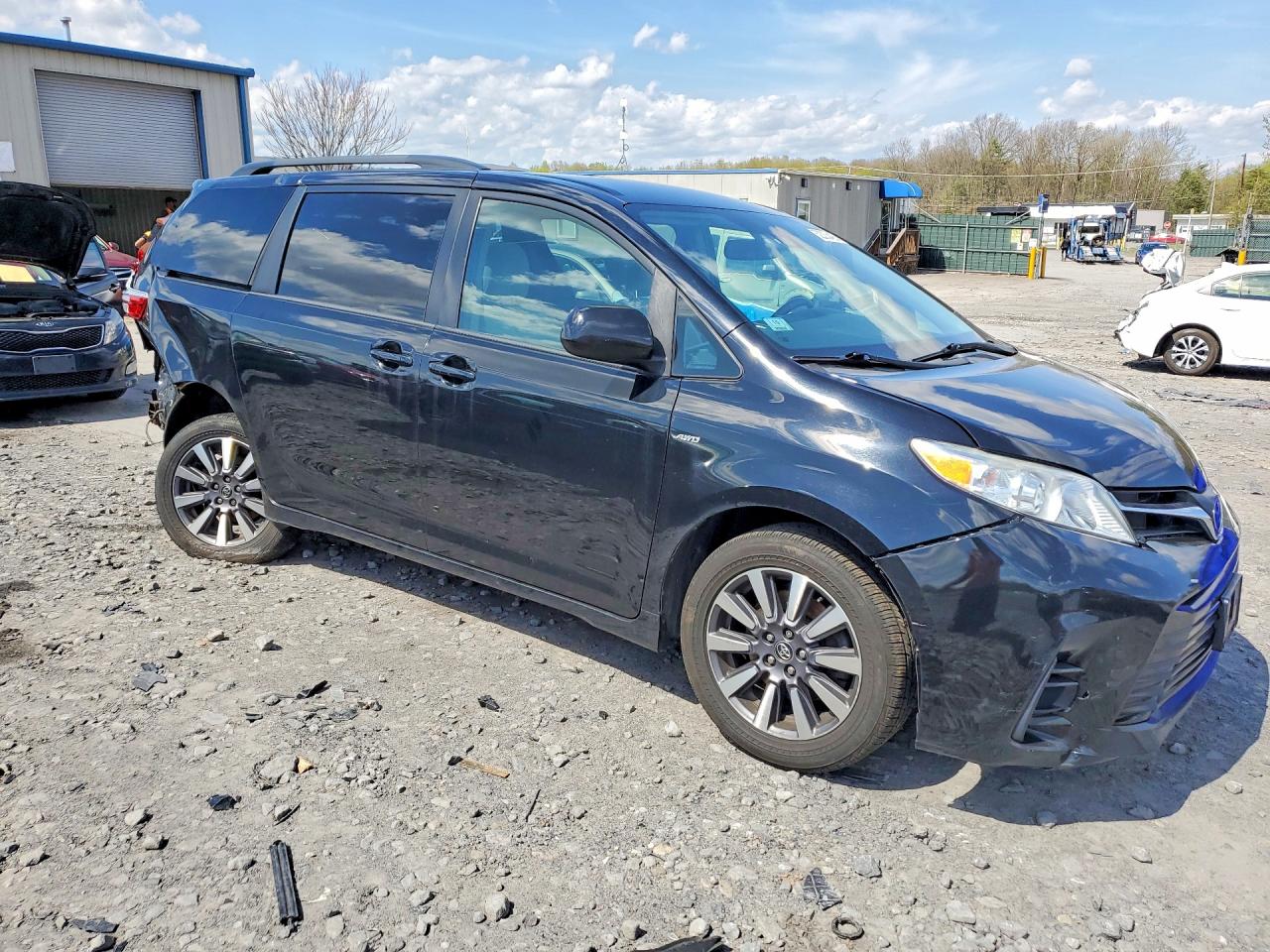 2018 TOYOTA SIENNA