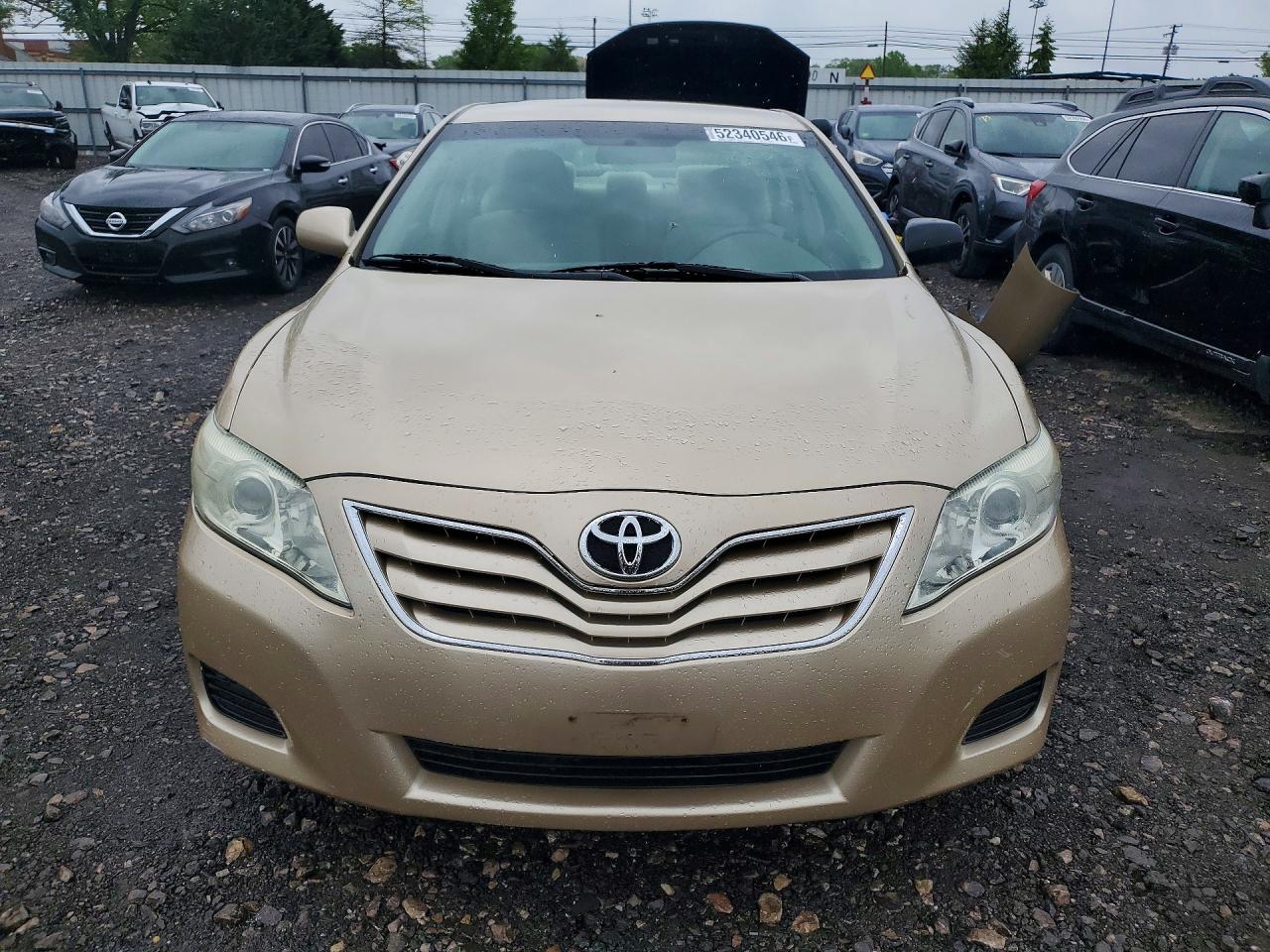 2011 TOYOTA CAMRY