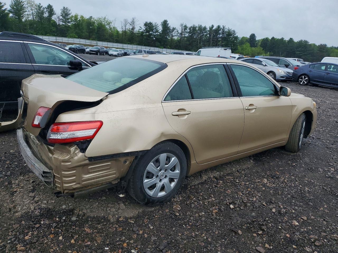 2011 TOYOTA CAMRY