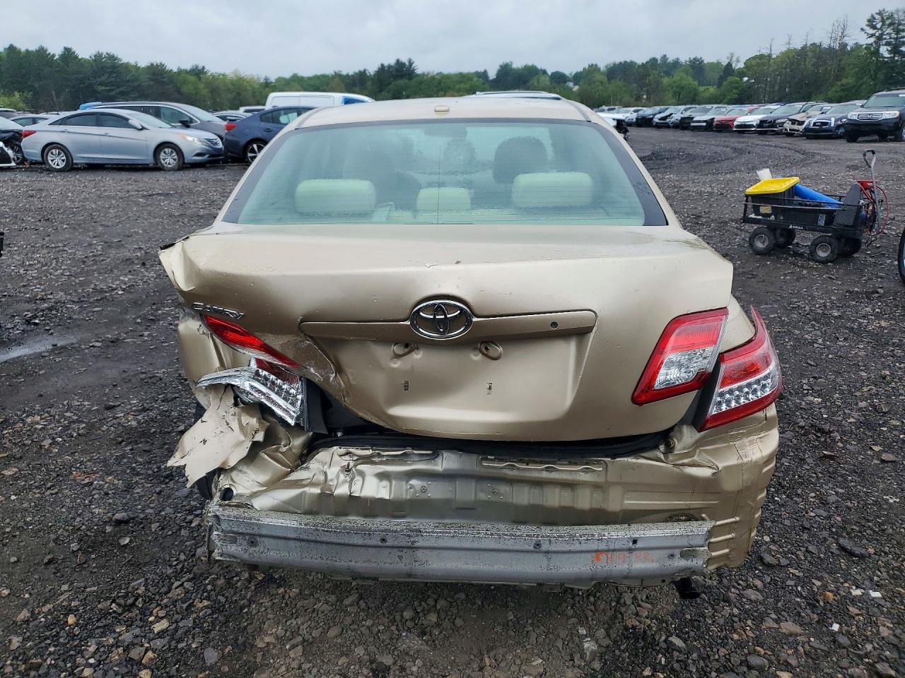 2011 TOYOTA CAMRY