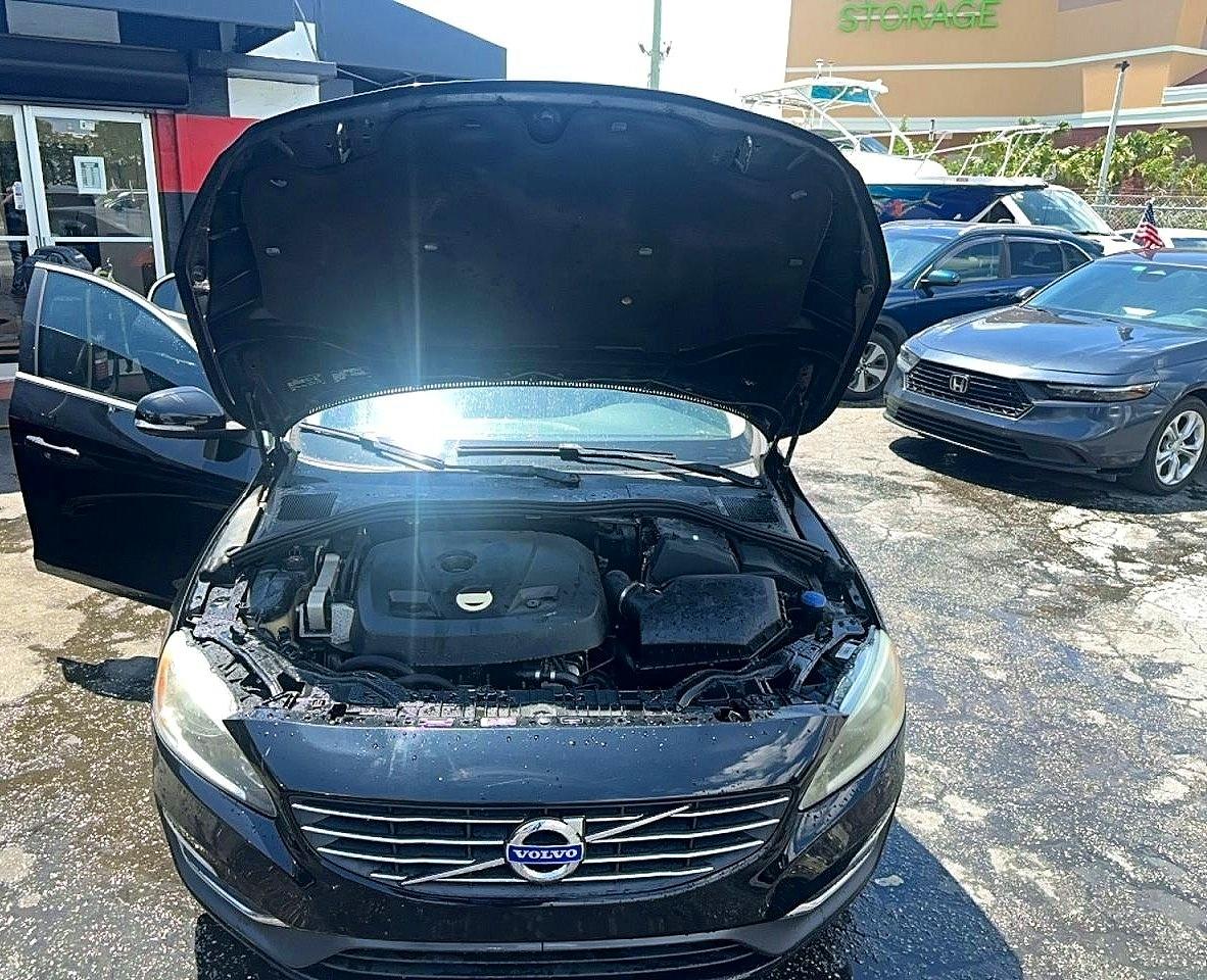 2015 VOLVO S60