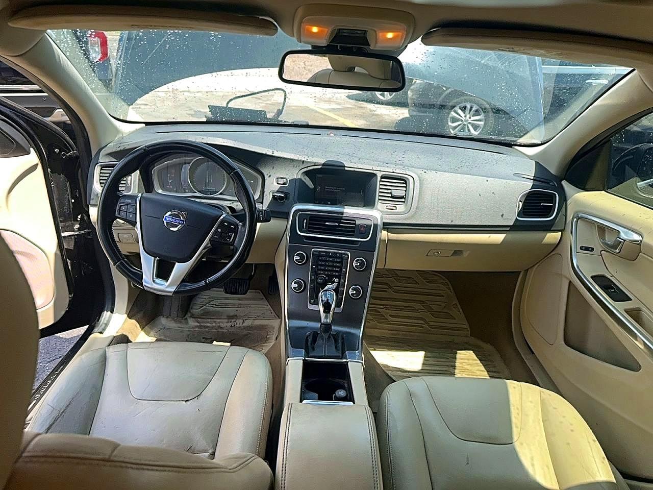 2015 VOLVO S60