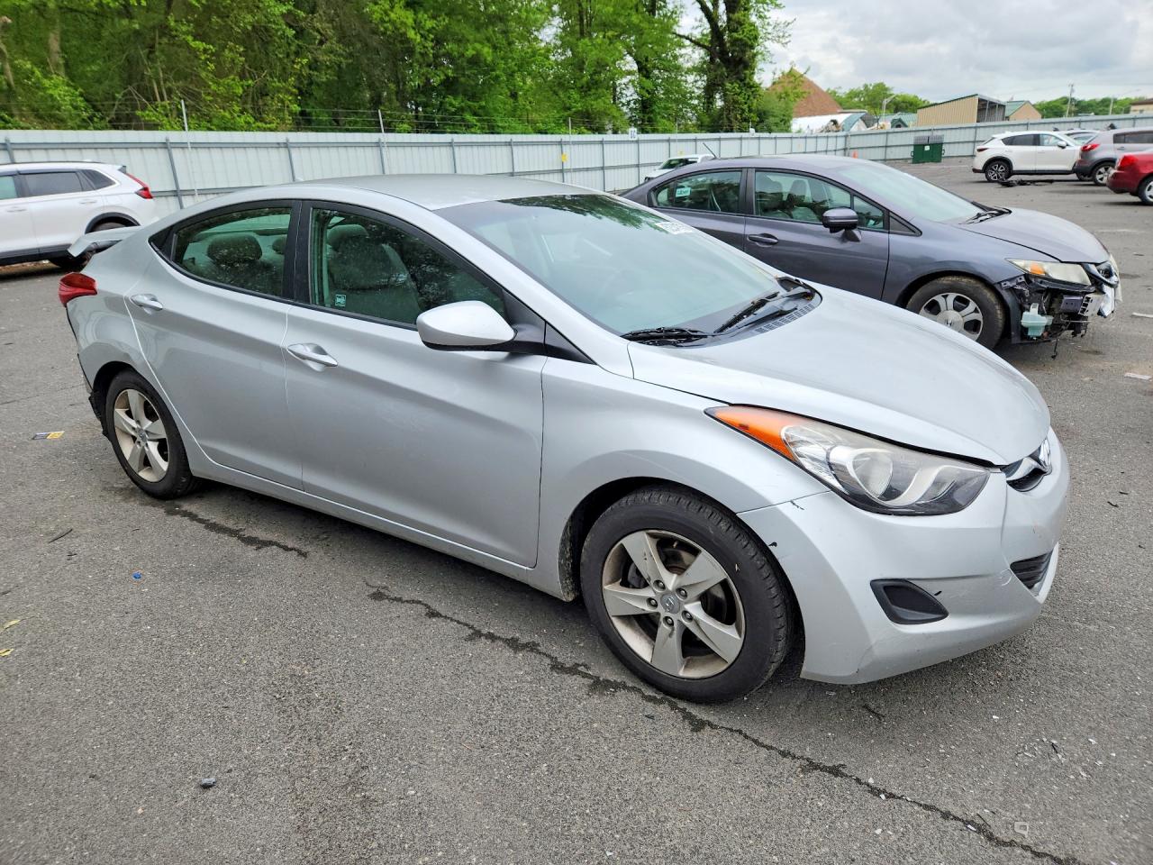 2011 HYUNDAI ELANTRA
