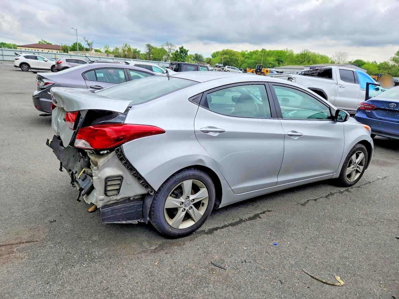 2011 HYUNDAI ELANTRA