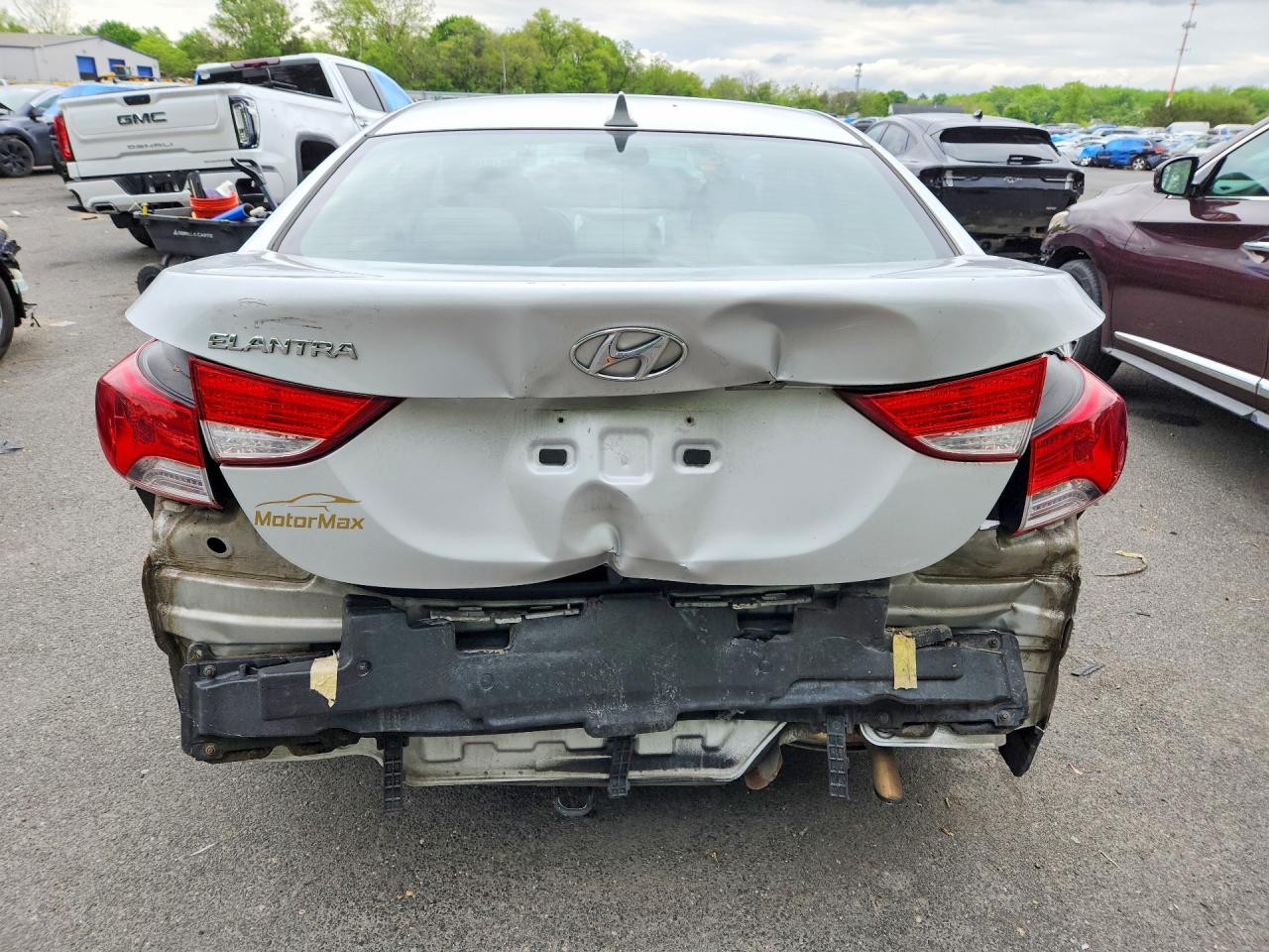 2011 HYUNDAI ELANTRA