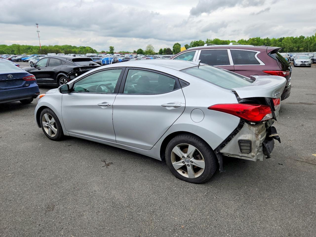 2011 HYUNDAI ELANTRA