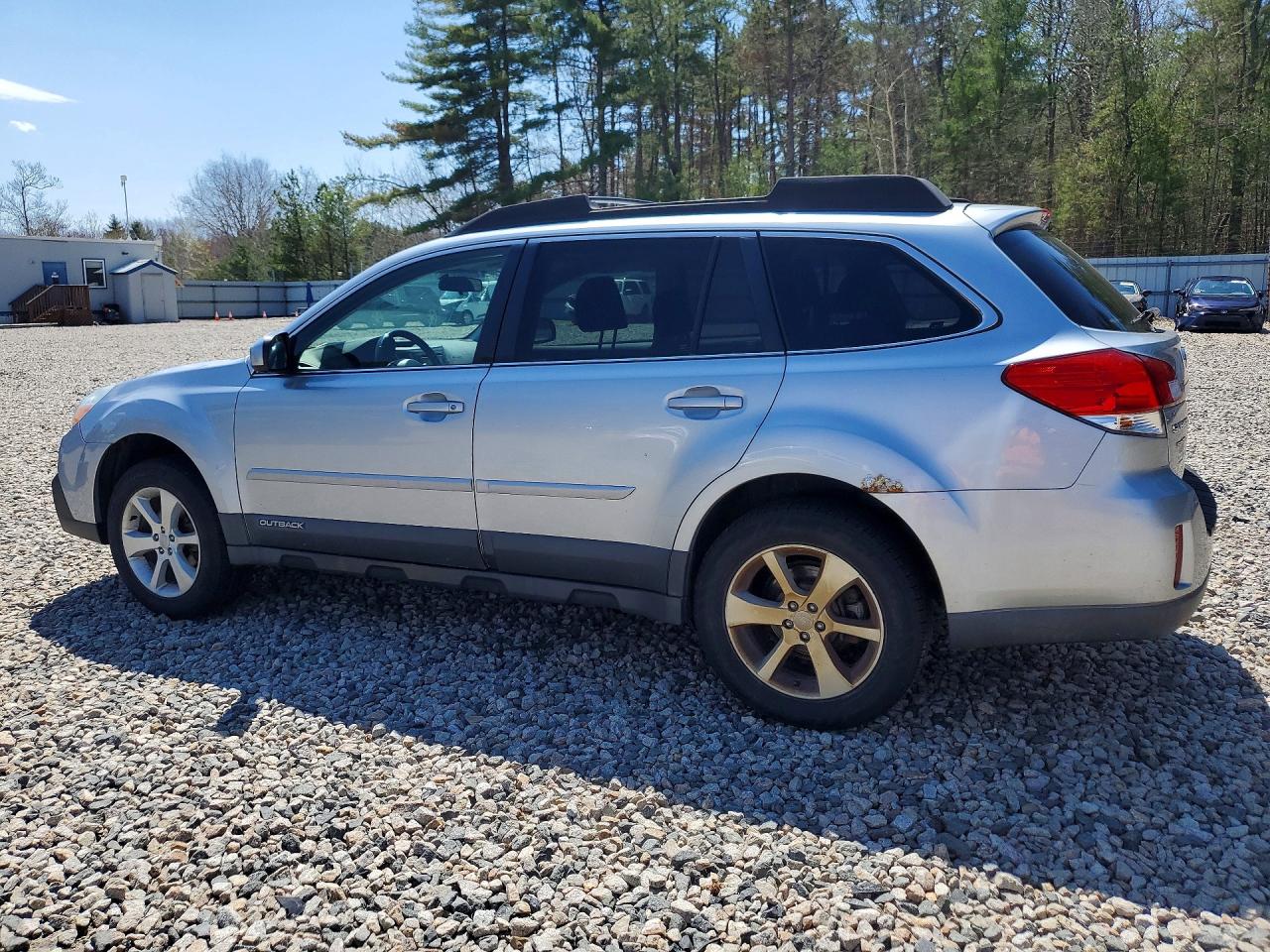 2013 SUBARU OUTBACK