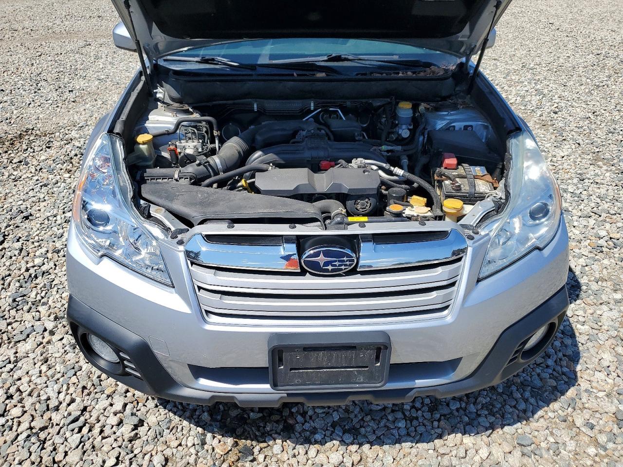2013 SUBARU OUTBACK