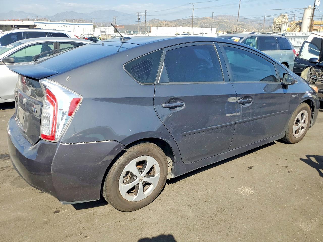 2015 TOYOTA PRIUS