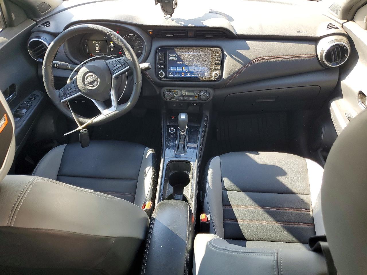 2023 NISSAN KICKS
