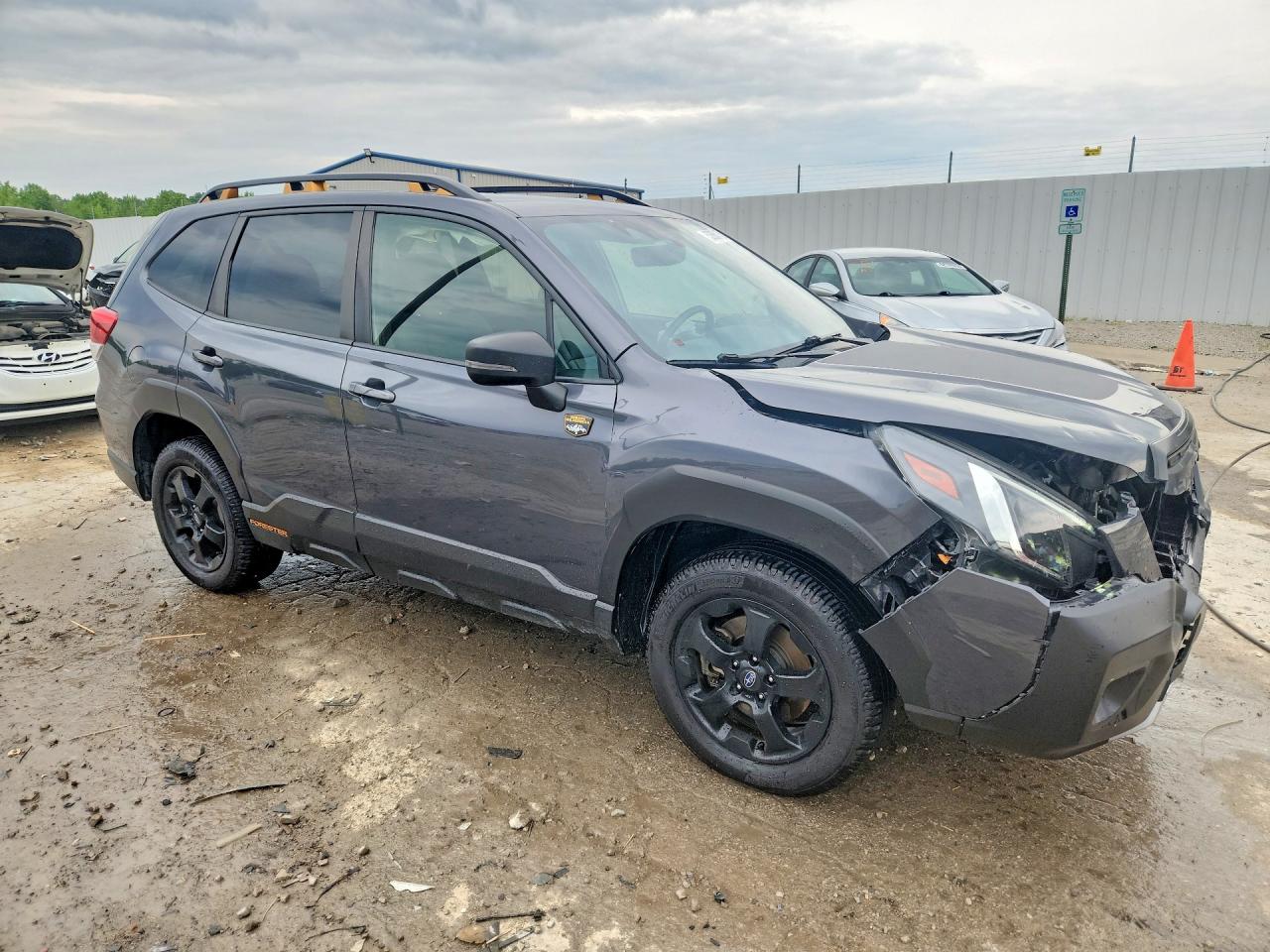 2022 SUBARU FORESTER