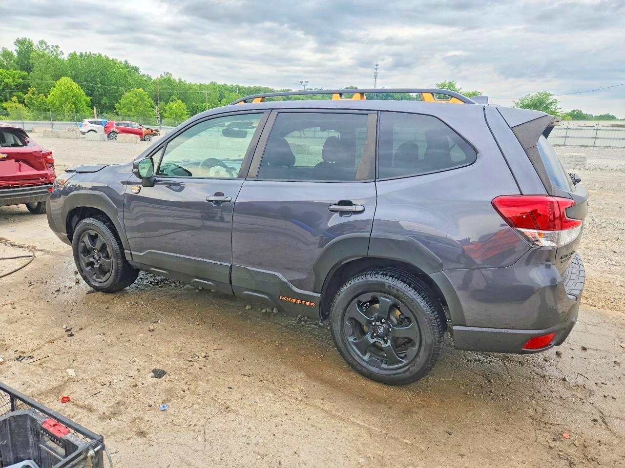2022 SUBARU FORESTER