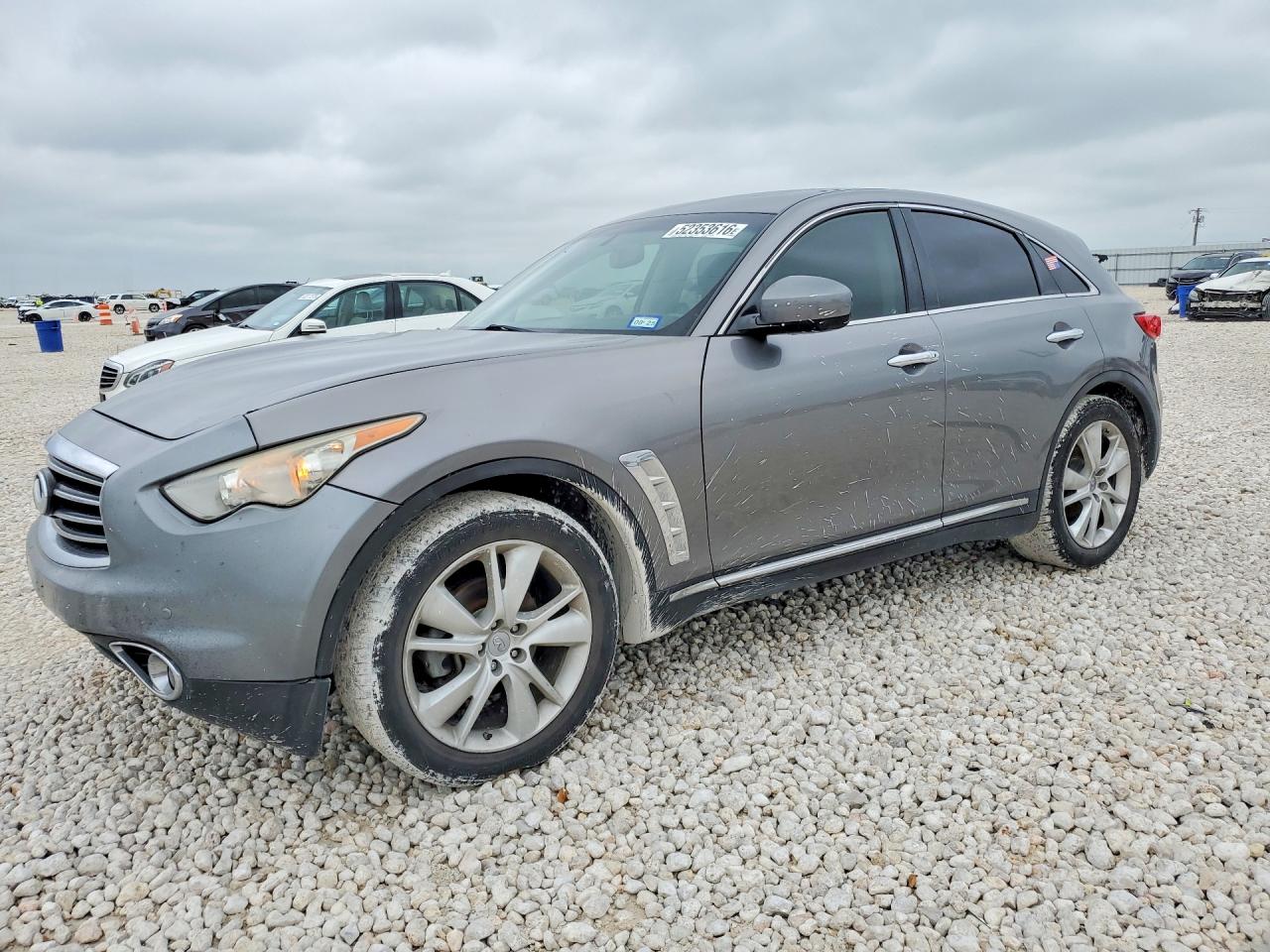 2015 INFINITI QX70