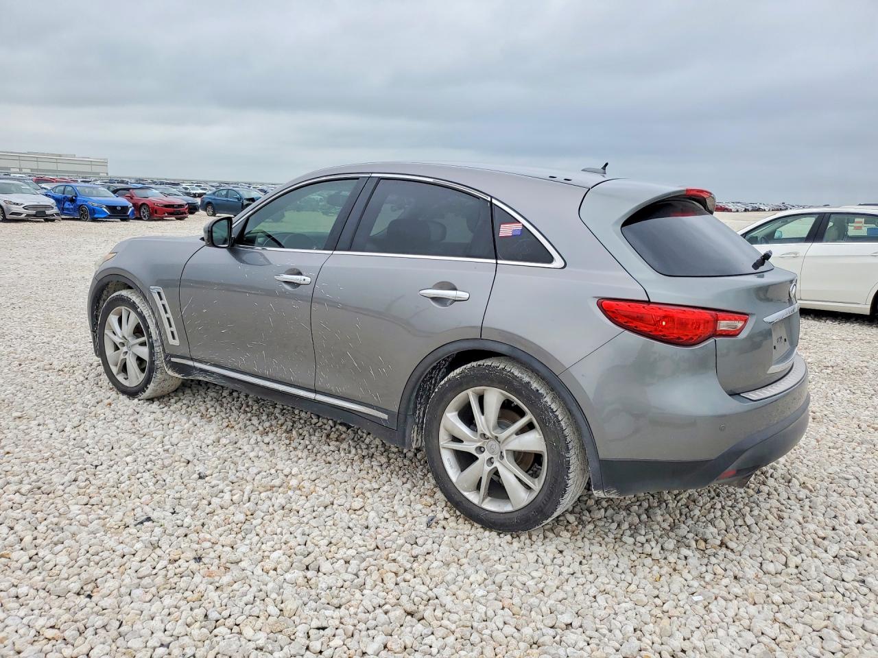 2015 INFINITI QX70