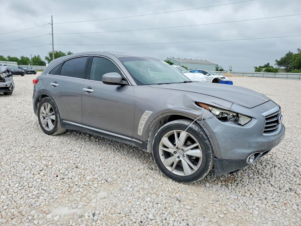 2015 INFINITI QX70