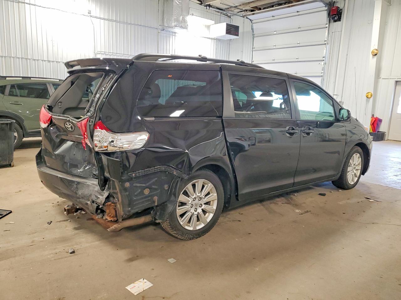 2012 TOYOTA SIENNA