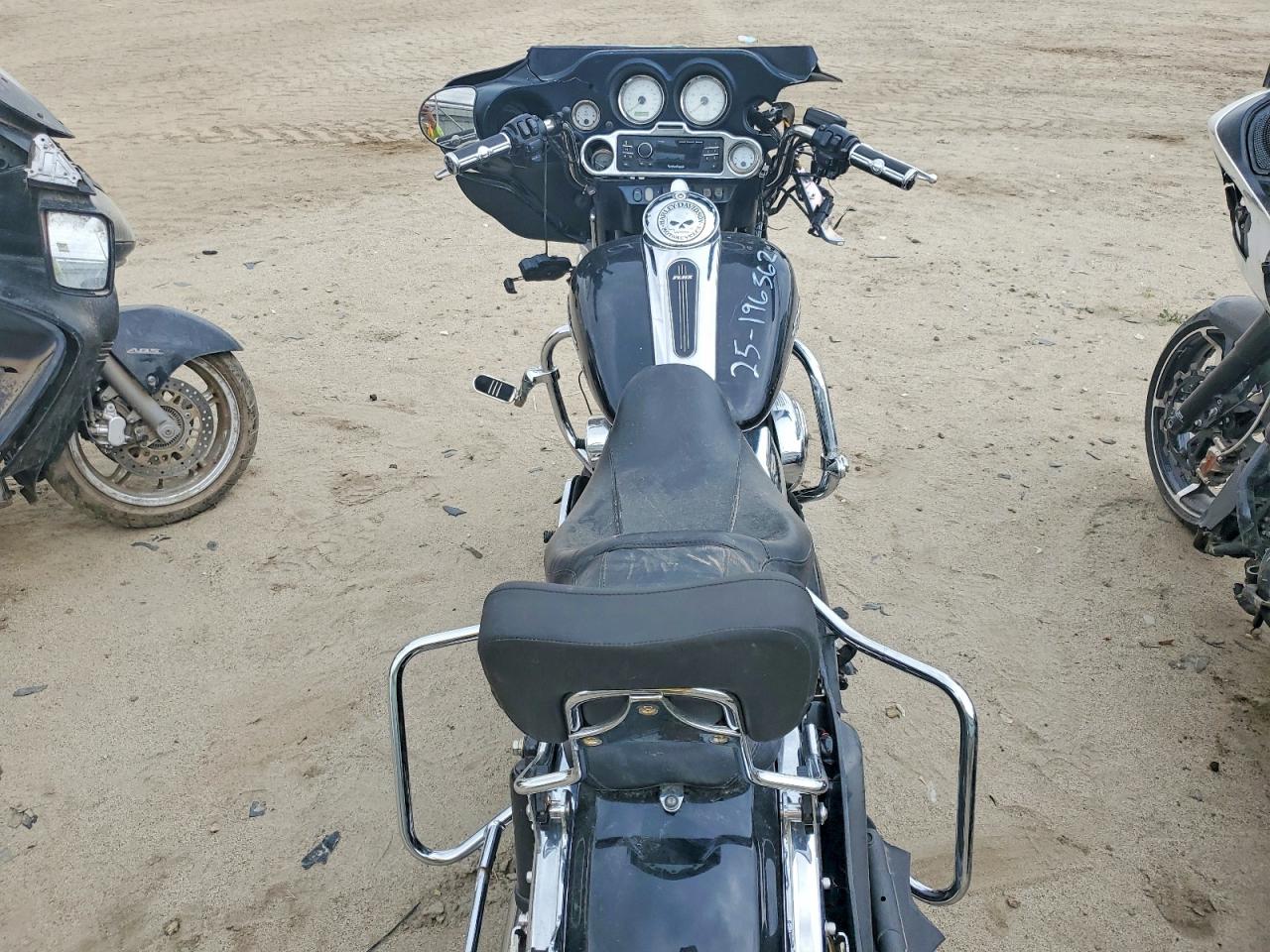 2013 HARLEY DAVIDSON FL