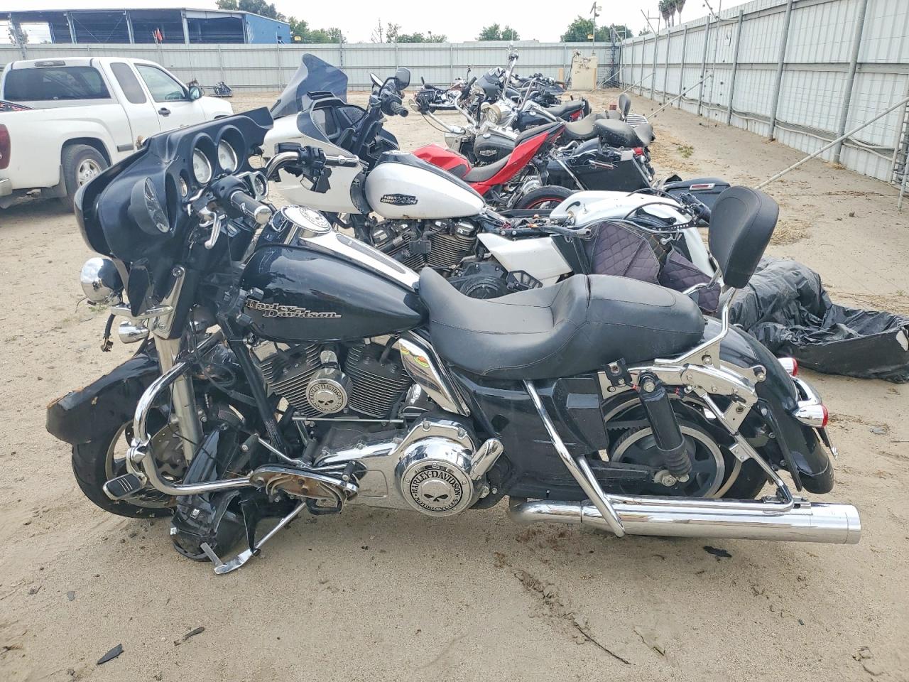 2013 HARLEY DAVIDSON FL