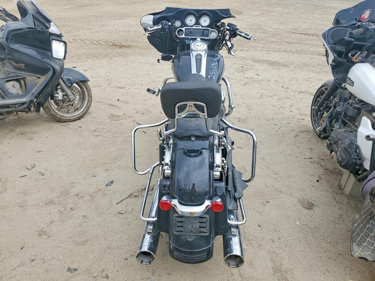 2013 HARLEY DAVIDSON FL