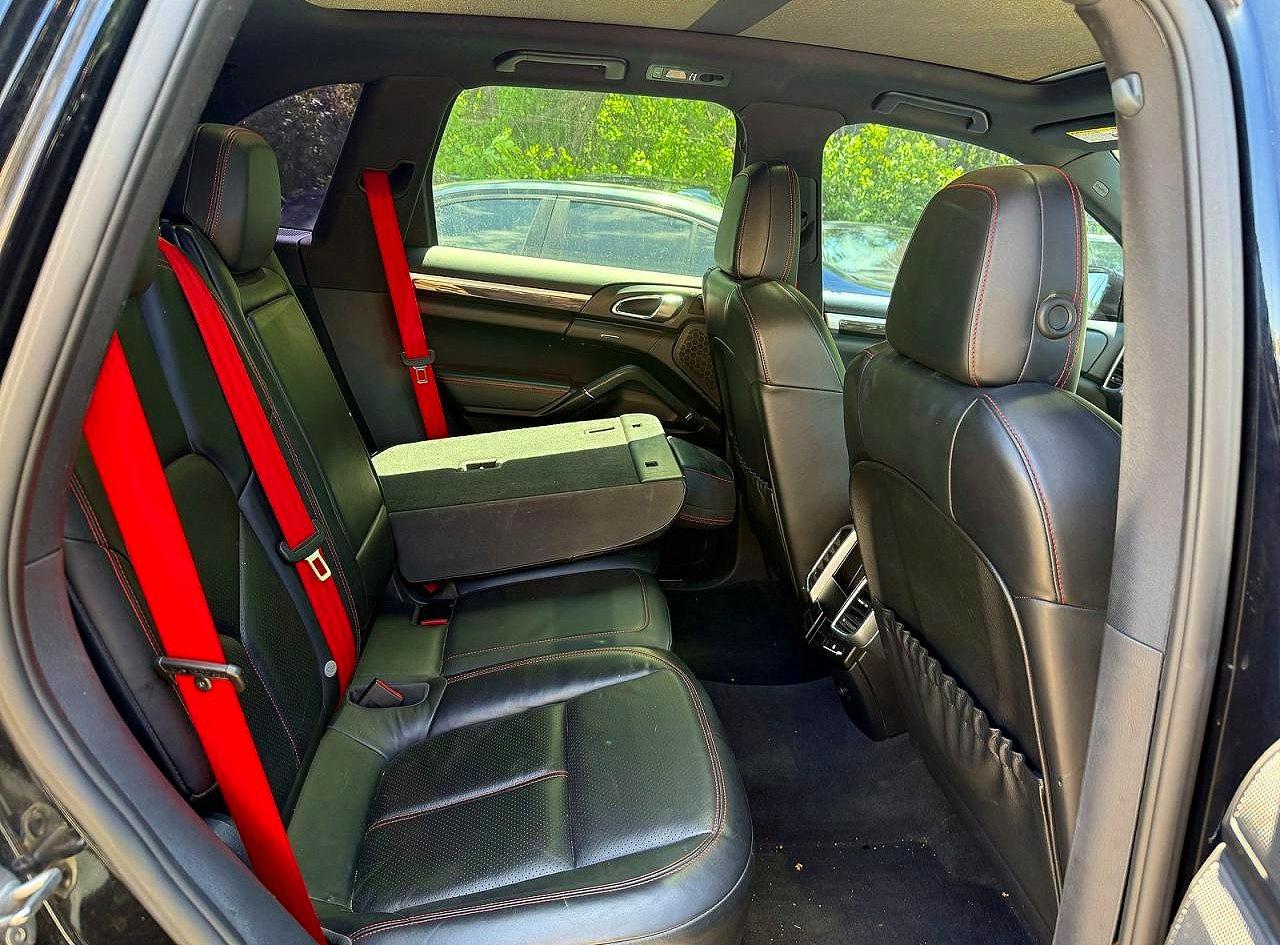 2012 PORSCHE CAYENNE