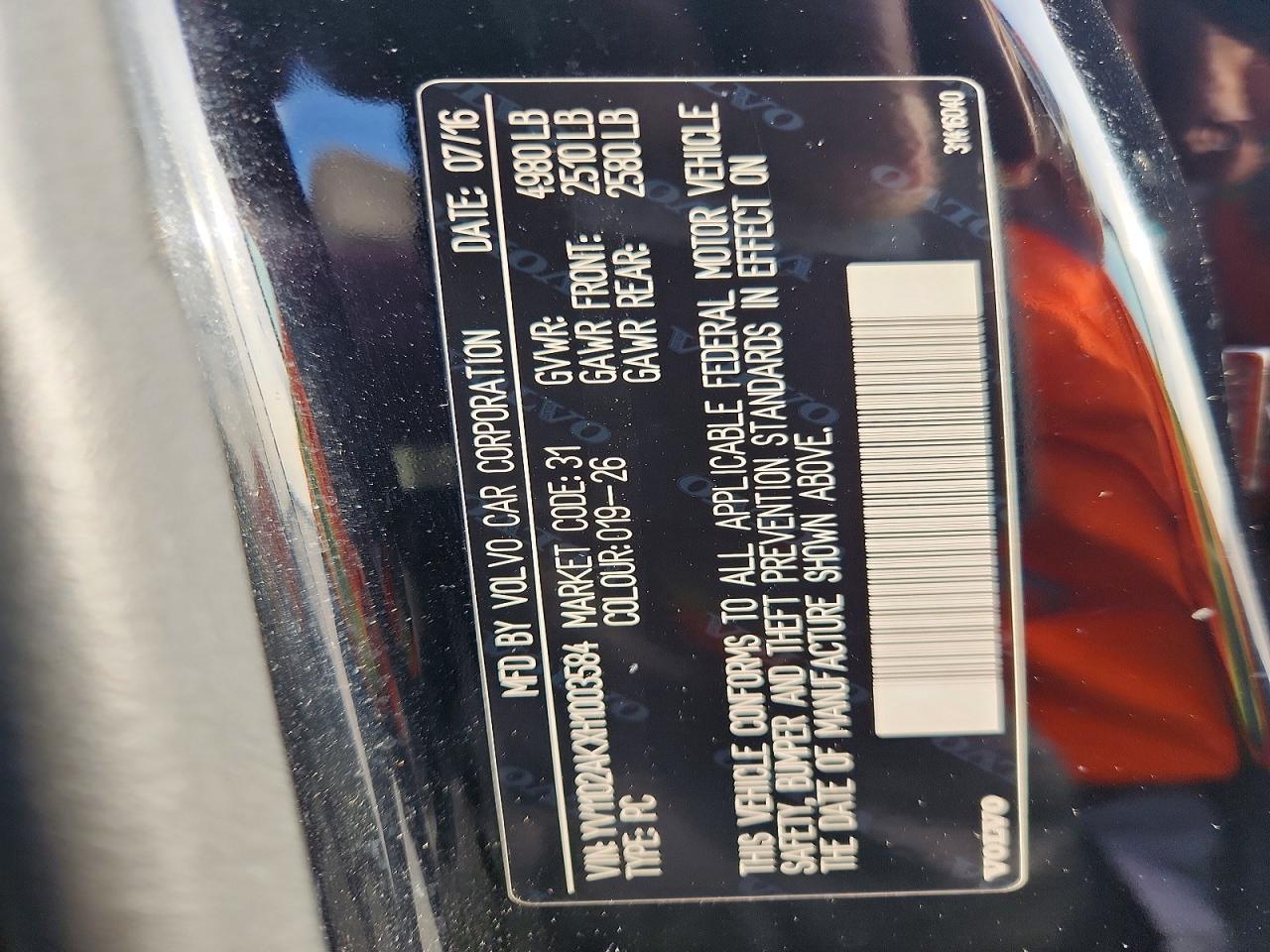 2017 VOLVO S90