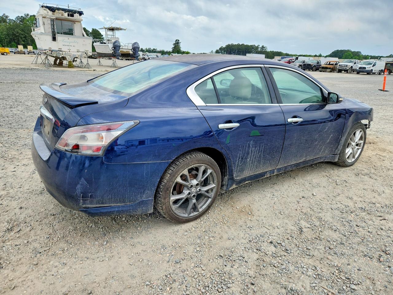 2014 NISSAN MAXIMA
