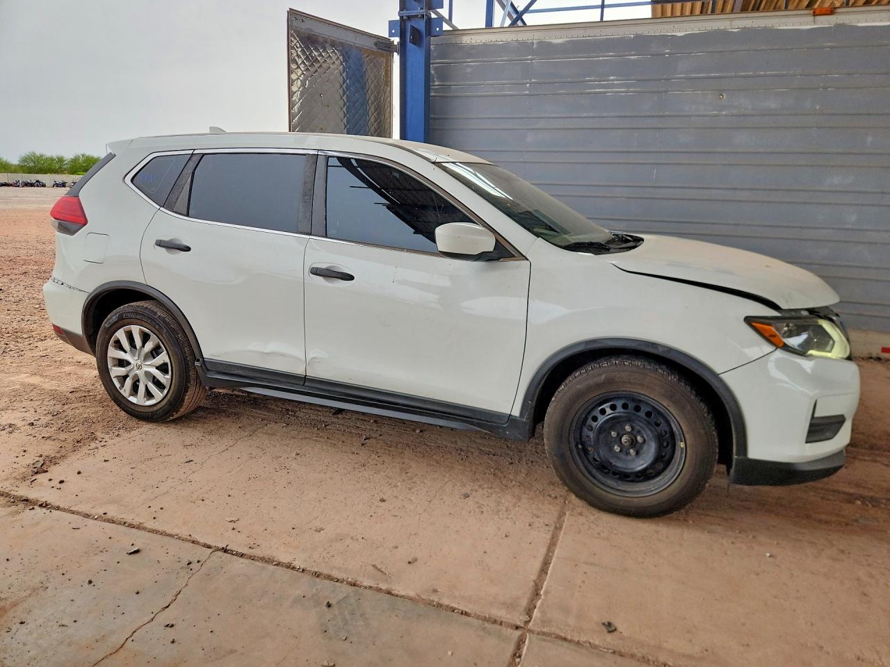2017 NISSAN ROGUE