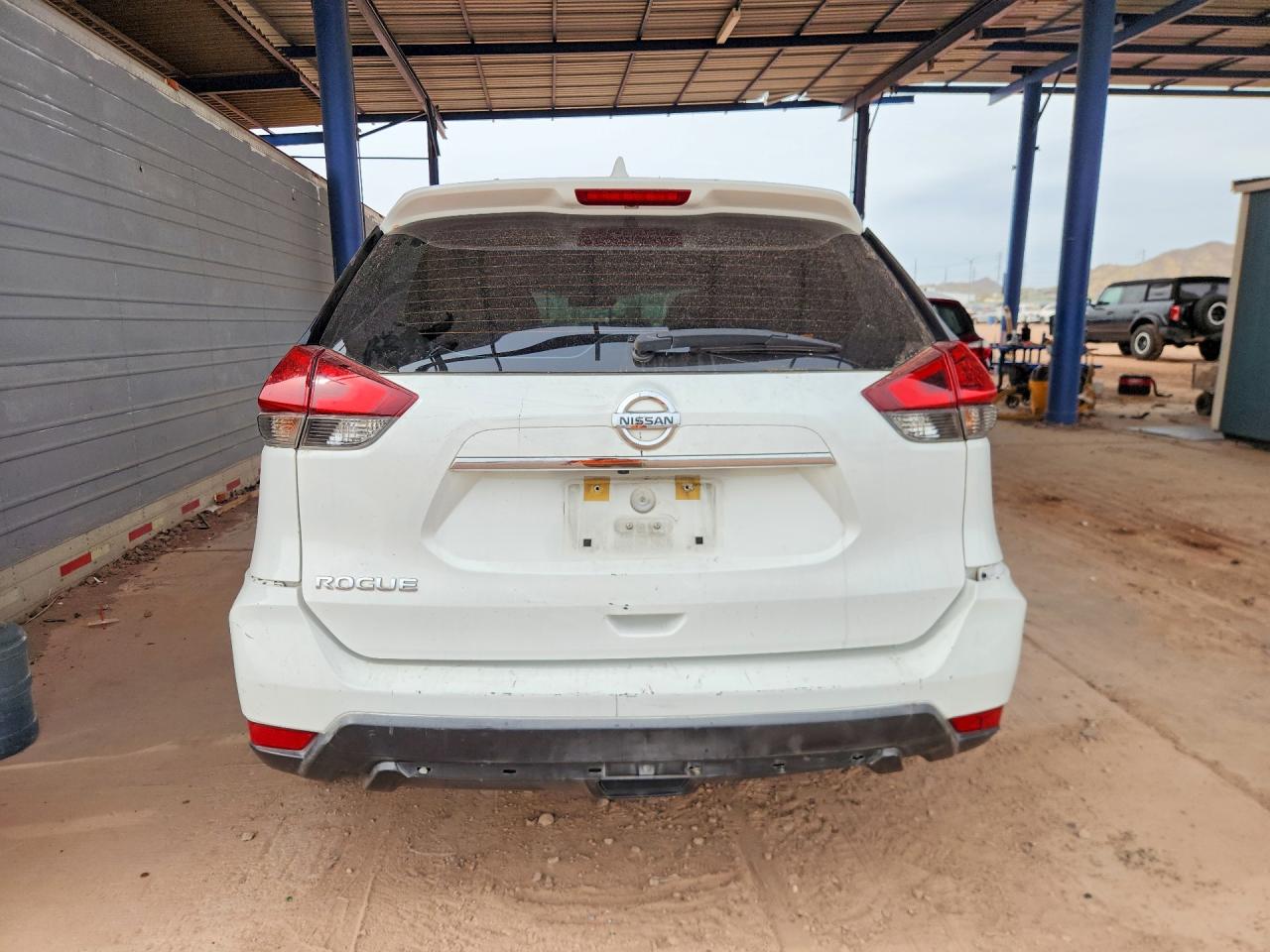 2017 NISSAN ROGUE