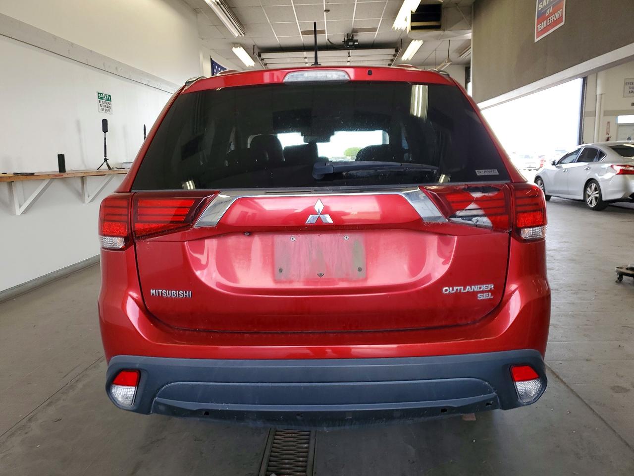 2016 MITSUBISHI OUTLANDER