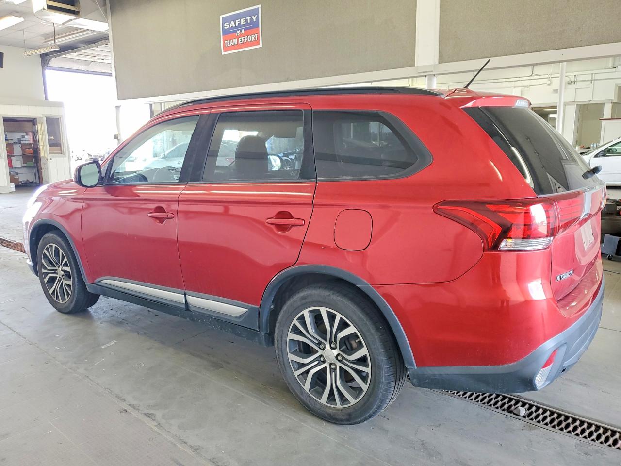 2016 MITSUBISHI OUTLANDER
