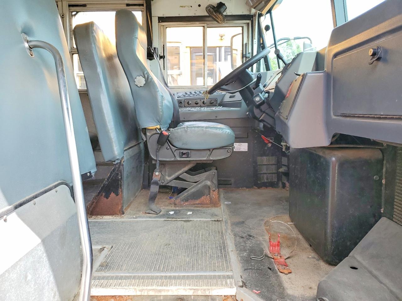2012 BLUEBIRD SCHOOL BUS