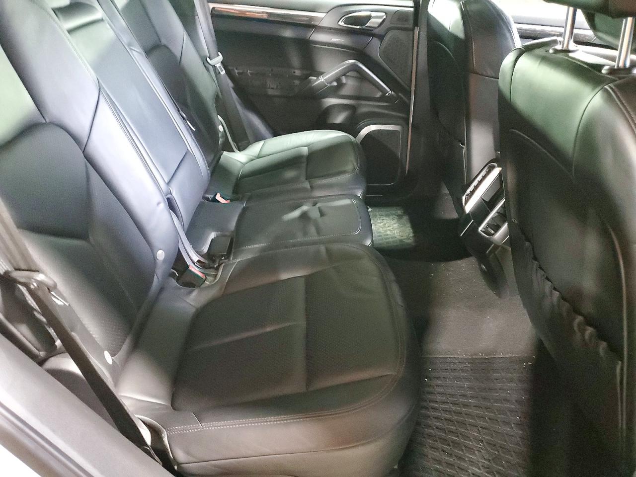 2013 PORSCHE CAYENNE