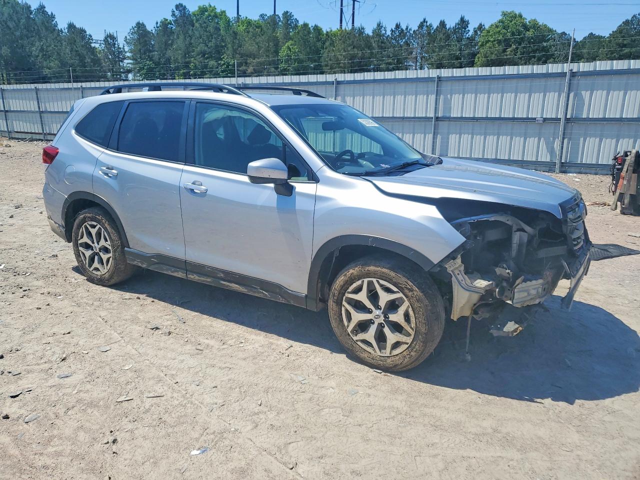 2023 SUBARU FORESTER