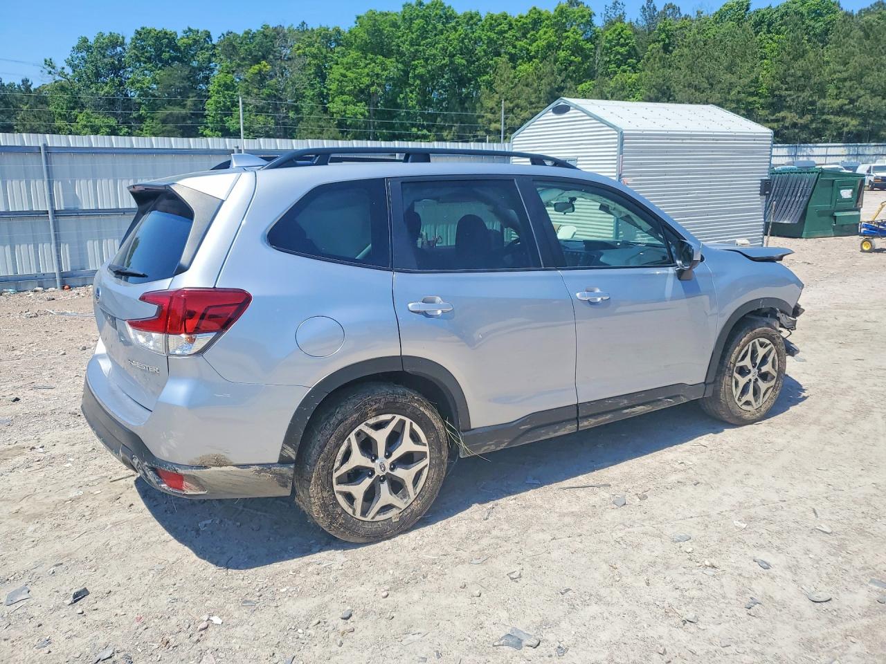 2023 SUBARU FORESTER