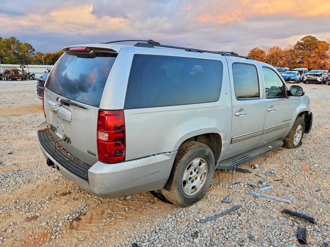 2011 CHEVROLET SUBURBAN
